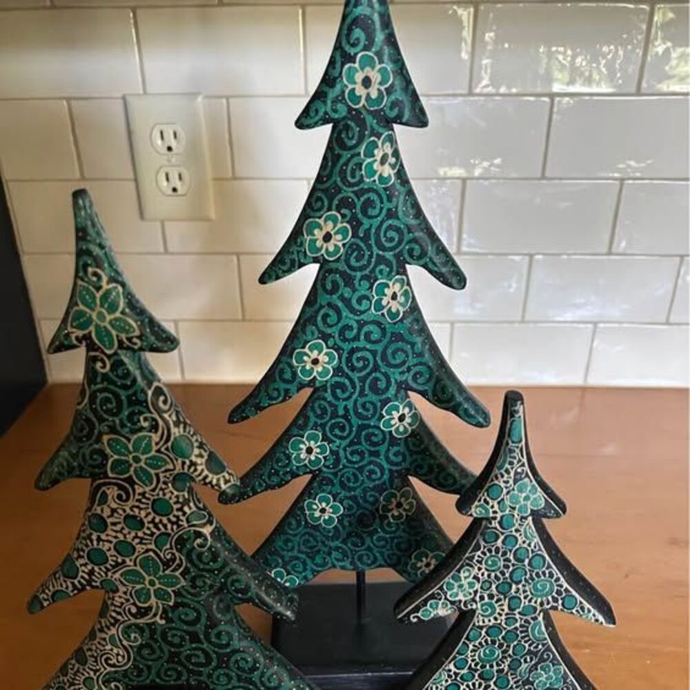 Holiday Tree Set of 3 Wood Dark Green w/ Designs Unbranded - Batik??